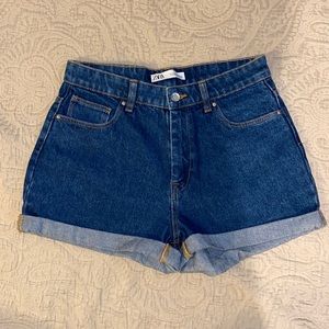 High Waisted Denim Shorts with Rolled Hem (Zara)!